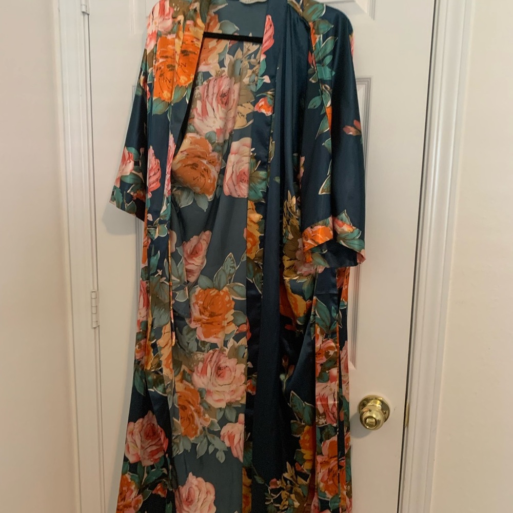 Vibrant Floral Satin Kimono - Picture 3 of 4